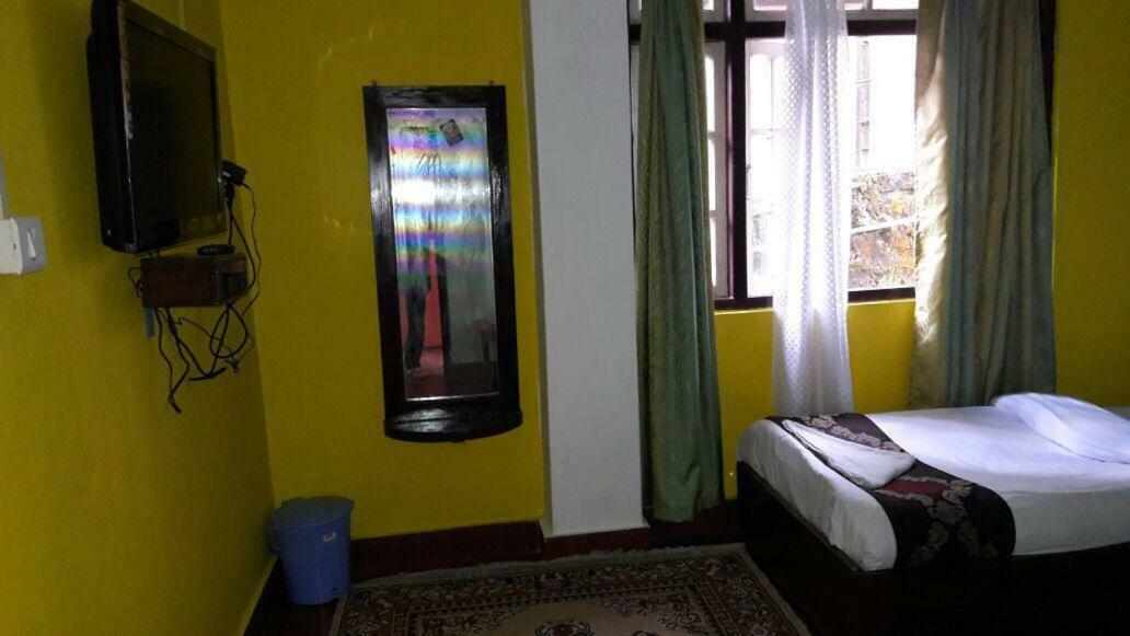 Golden Fish Hotel, Lachung Exteriör bild