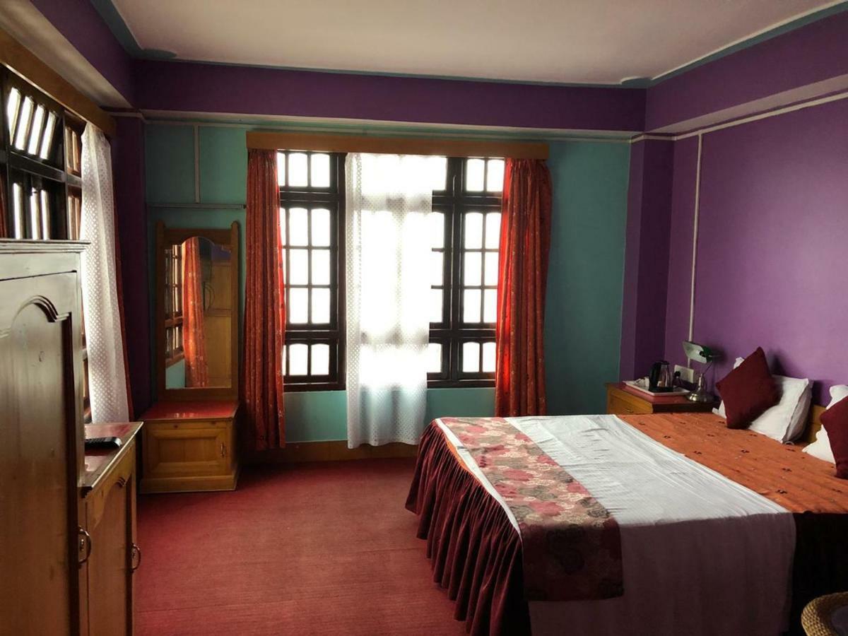 Golden Fish Hotel, Lachung Exteriör bild